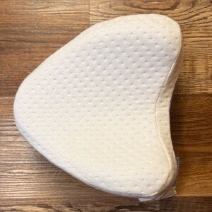 Contour Knee Pillow